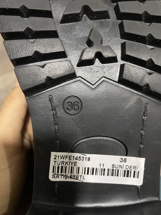 Фирменные ботинки Derimod