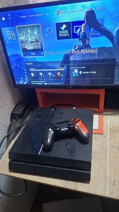 Продава ps4 +много игри