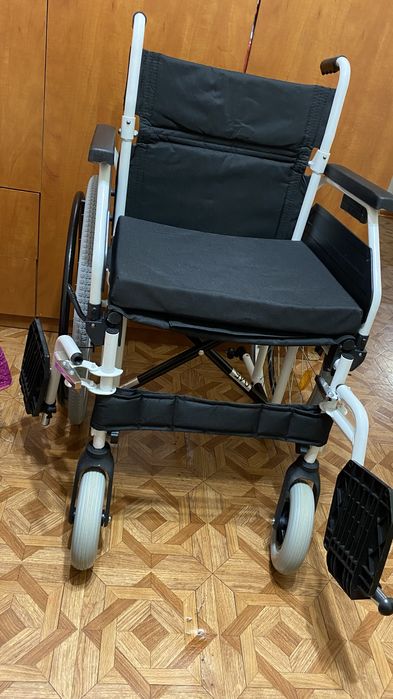 Продам инвалидную коляску!