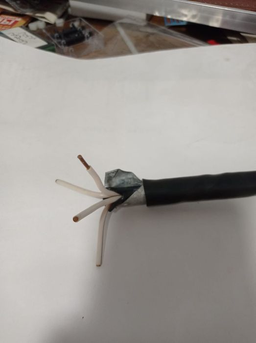 Кабель с бронированием