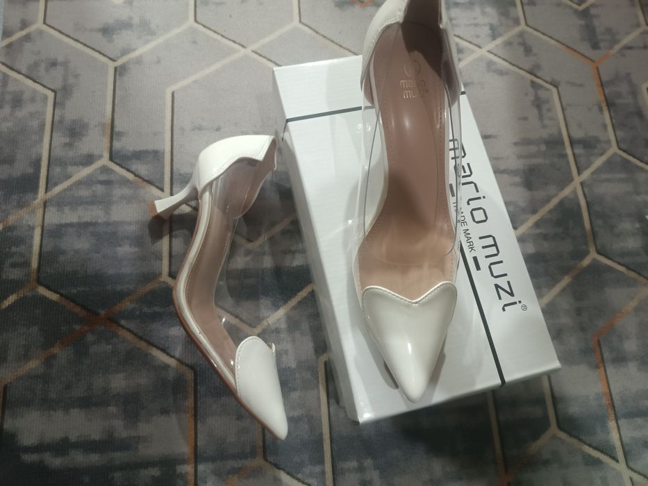 Белый каблук.Б/У