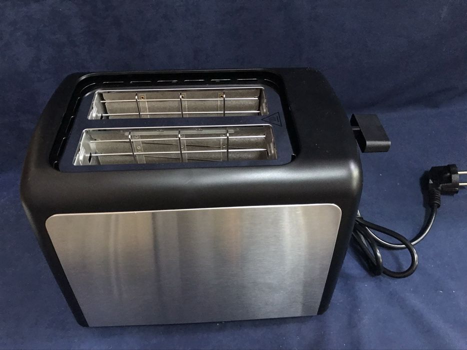 Тостер Amazon Basics