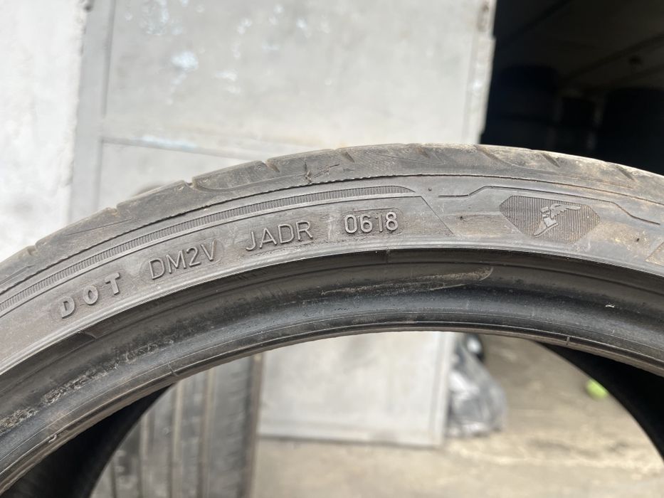 2 бр. летни гуми 235/35/19 GoodYear DOT 0618 5 mm