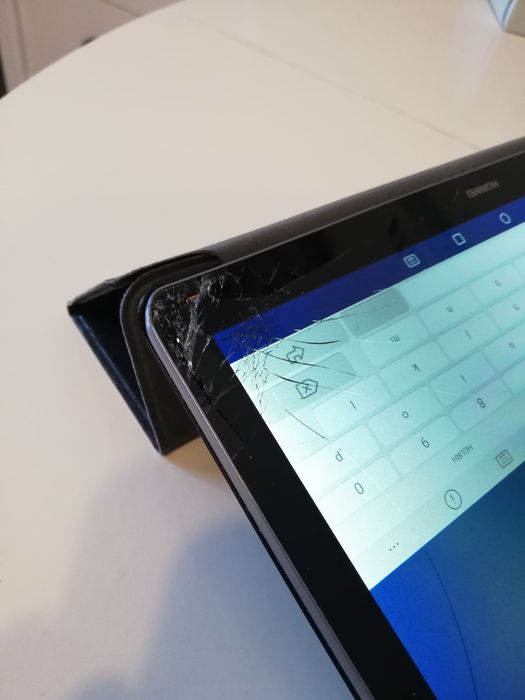 Tableta Huawei Mediapad ecran crăpat 10 inci