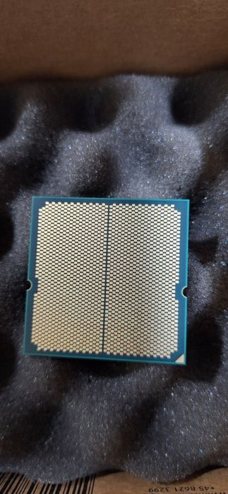 Procesor R5 5700F nou