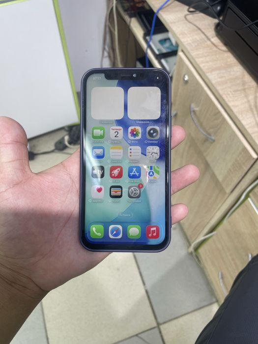 Айфон 12 срочно продам