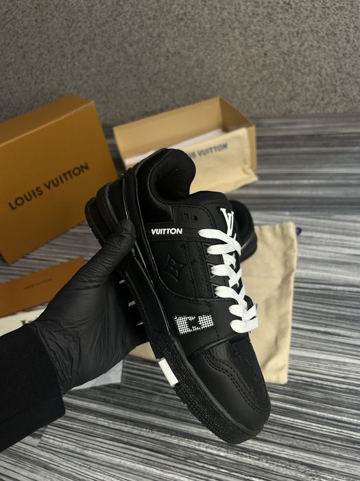Adidasi Loui Vuitton Trainer negrii sneakers barbati LV marimea 40