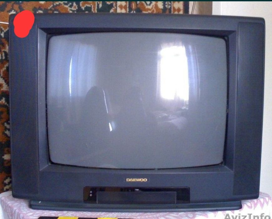 Телевизор  яхши ишлиди чап тараф бурчакда дефект бор эзилиб к,олган