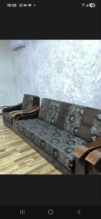 Диван ва 2 дона кресло сотилади. Холати яхши сакланган чет элники.