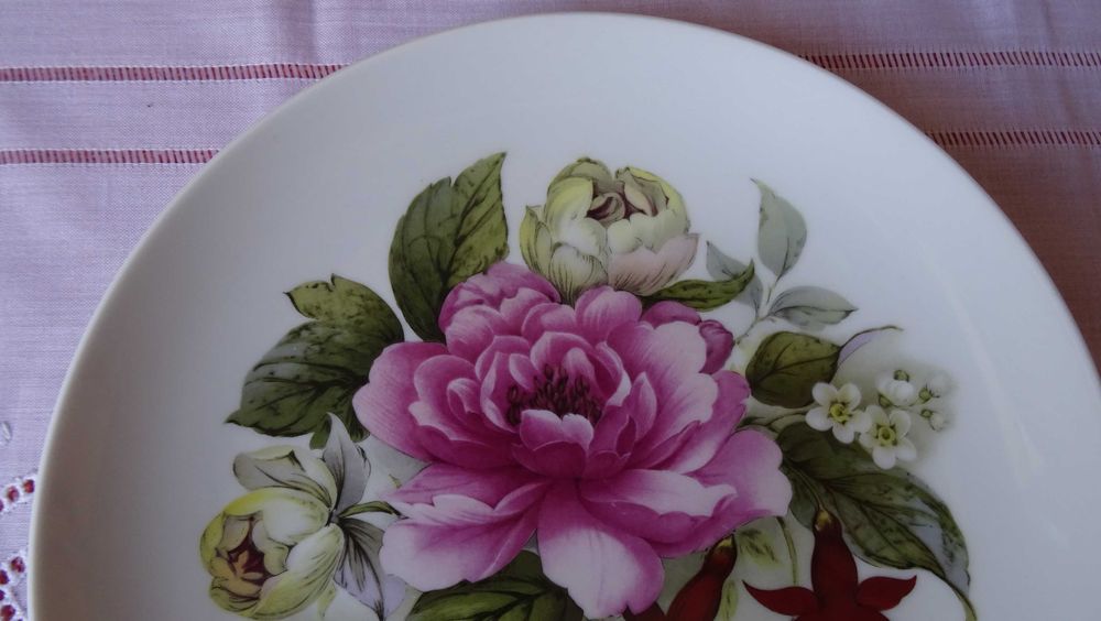 Чиния за стена АК Kaiser W Germany.