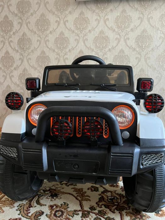 Машина джип для детей