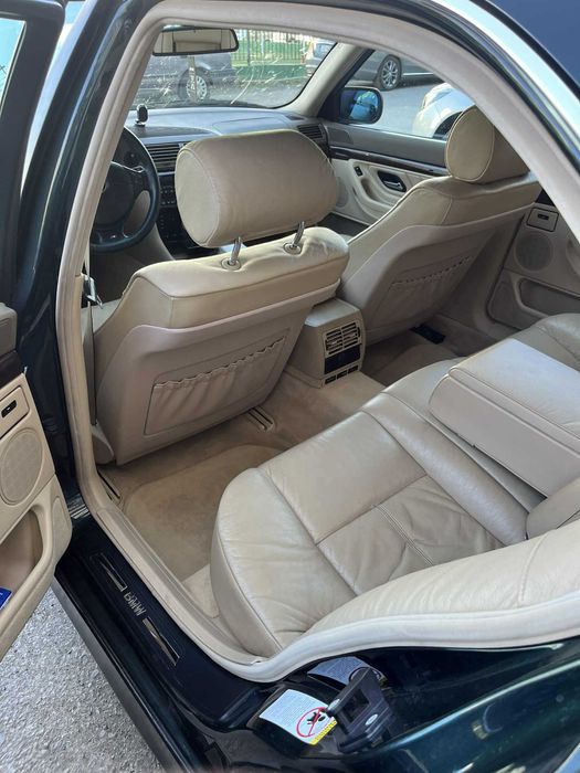 Бежови седалки e38/e39(подгрев,надуване)задни е39 (exclusive, ски сак)