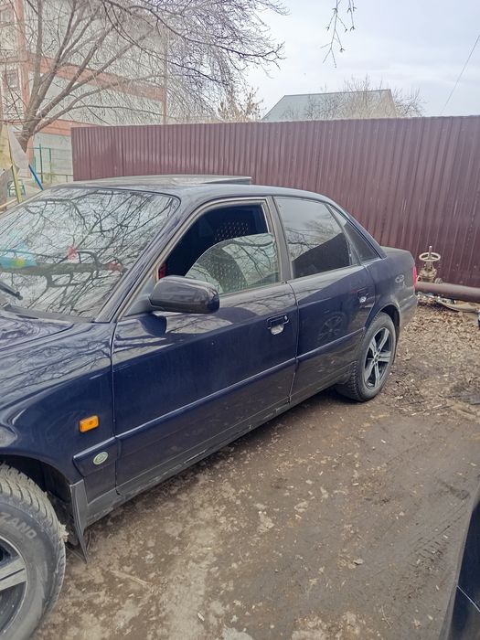 Продам Ауди а6 с4 2литра