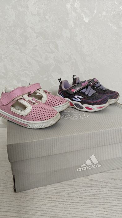 Продаю кросы для девочек