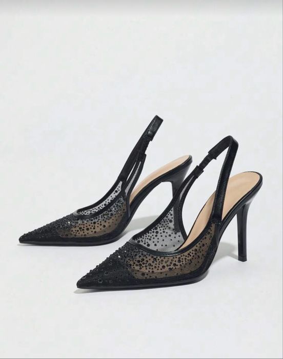 Обувки ток с остър връх