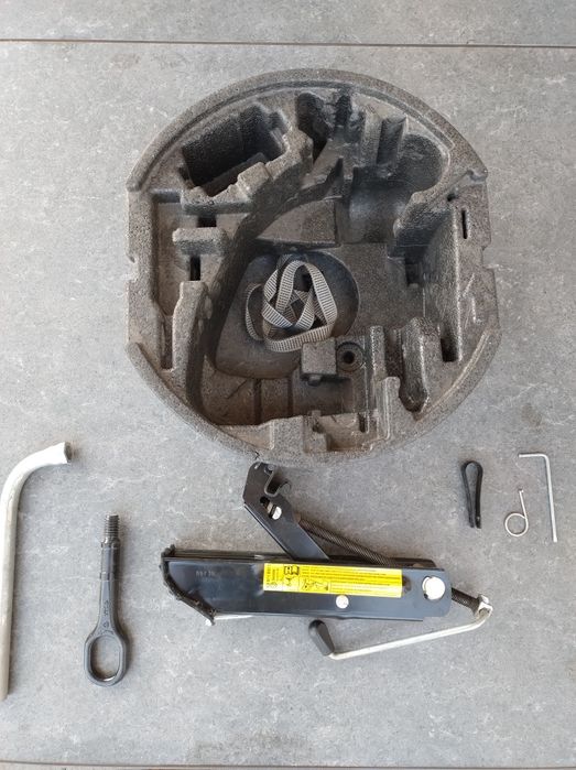 Suport cric roata rezerva Skoda