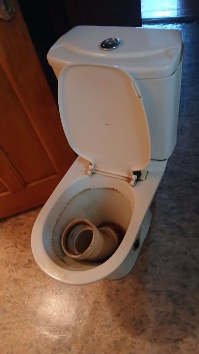 Отдам унитаз в хорошие руки