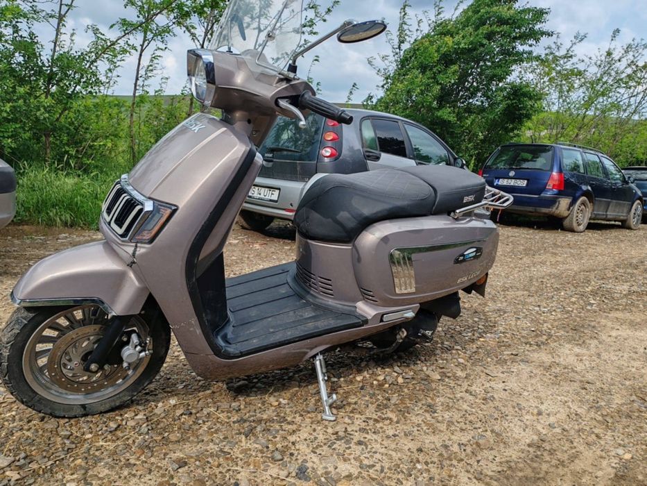 Scuter 49  cm  BSK LEON  fără permis