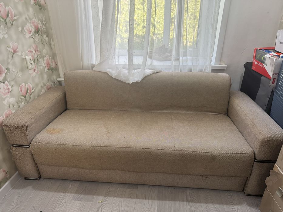 Продам диван в хорошем состоянии