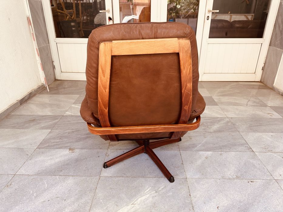 Винтидж въртящо се кожено кресло с реклайнер механизъм от 60-те