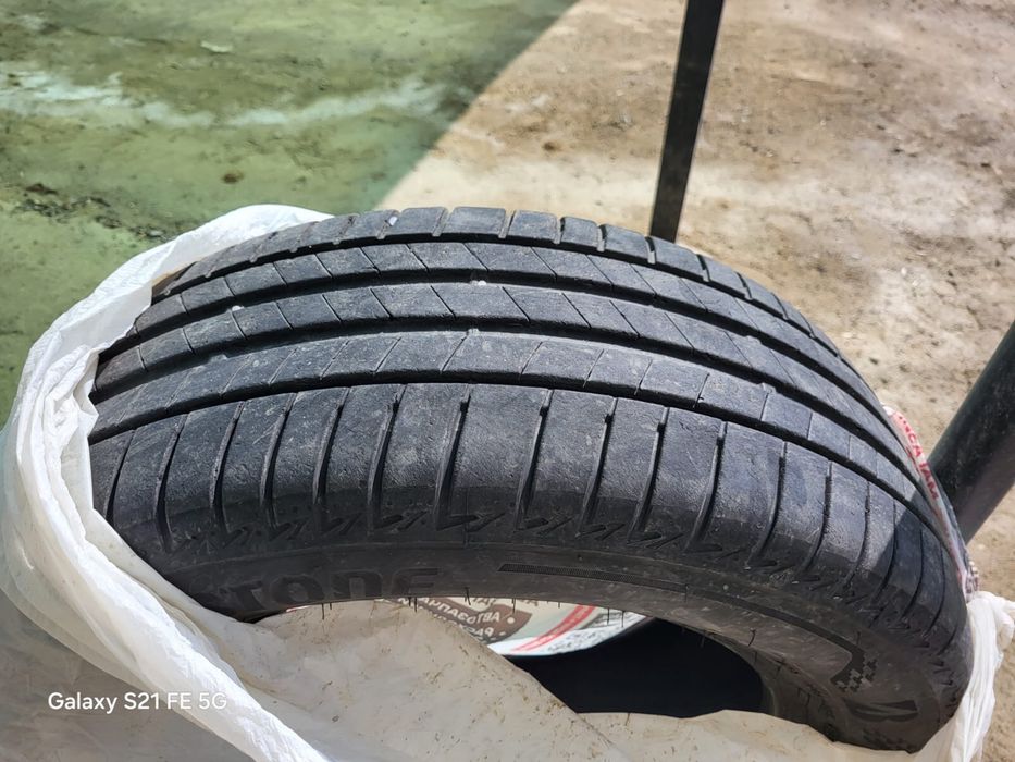 Шины летние  R17 225/60 BRIDGESTONE