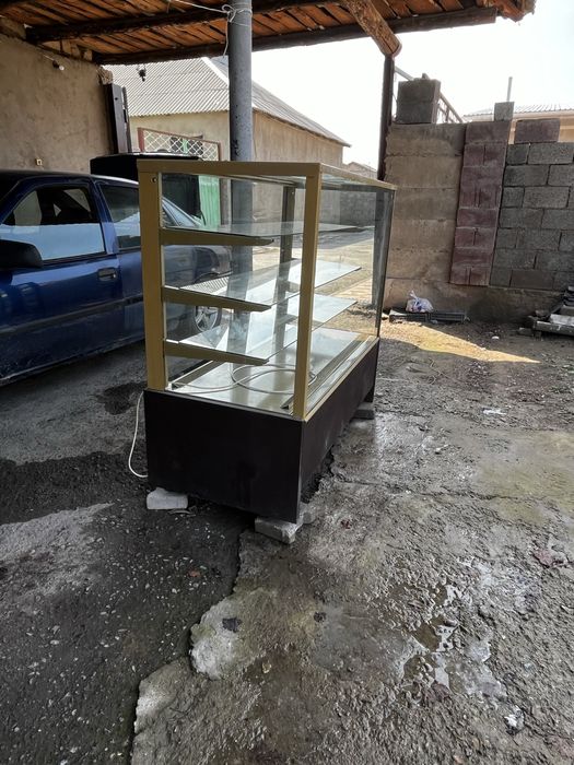 Витрина холодельник