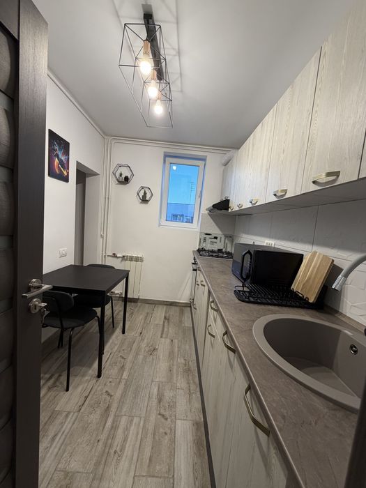 Proprietar– ÎNCHIRIEZ APARTAMENT 2 CAMERE – prima inchiriere