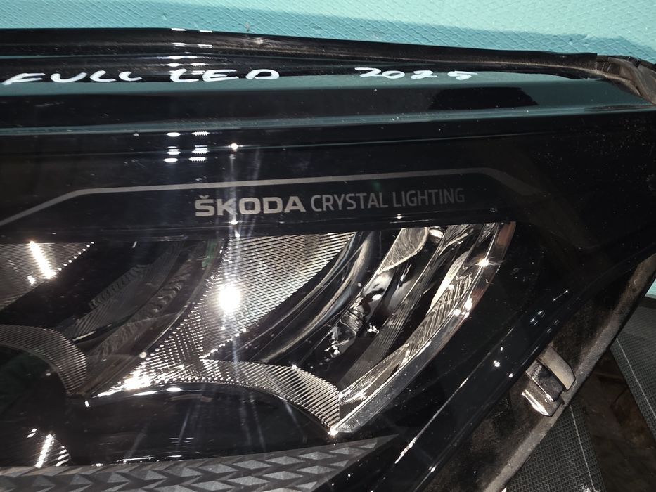Skoda Enyaq 2023 full led ляв фар 2бр.