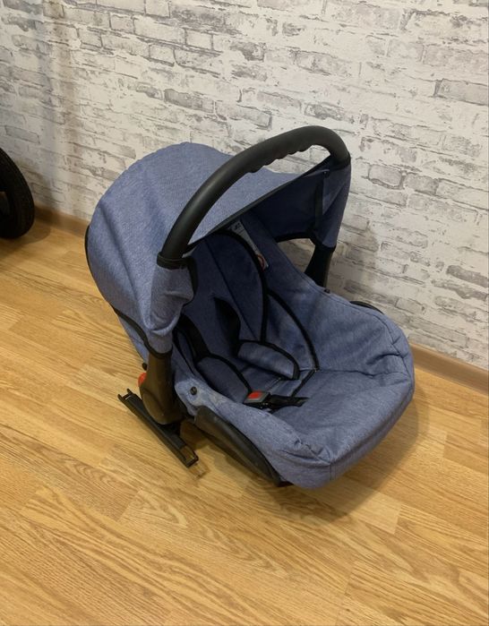 Детская коляска 3 в 1