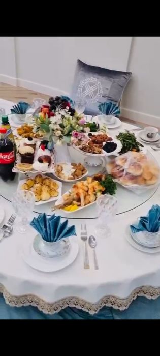 Аренда: Стол,посуда, корпе!