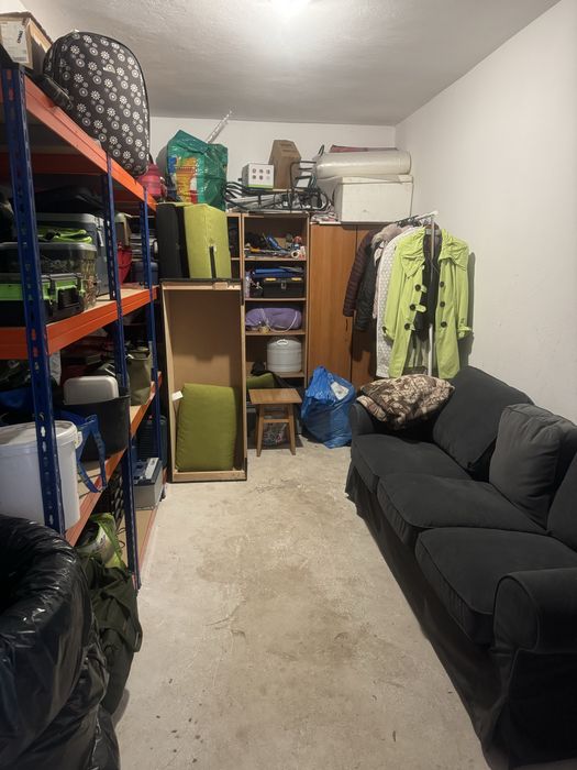 Vand boxa bloc demisol 14m patrati