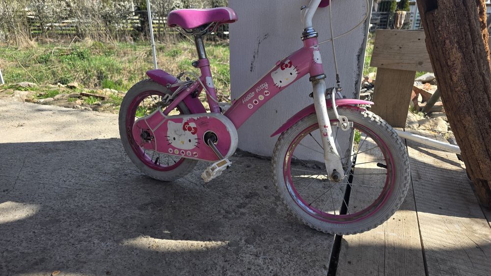 Bicicleta Hello Kitty  fete pana in 5 ani