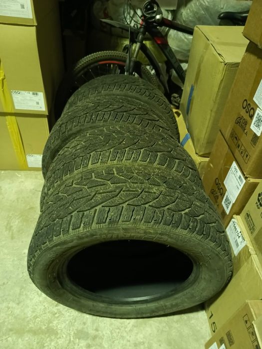 Шины в отличном состоянии 225/55/16