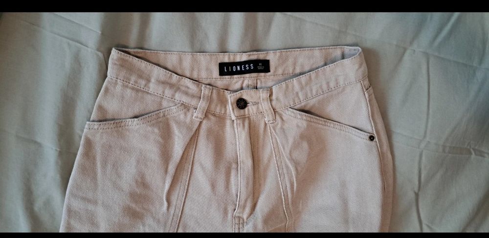 Pantaloni Lioness bej marime XS