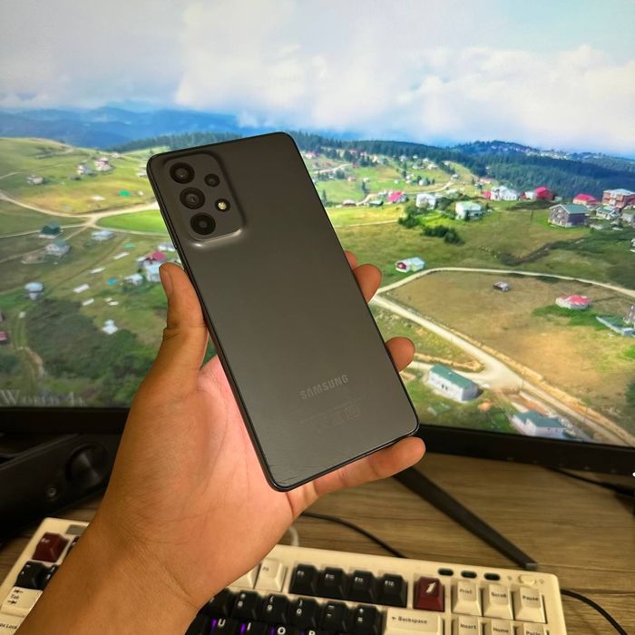 Samsung Galaxy A73 srochni sotiladi