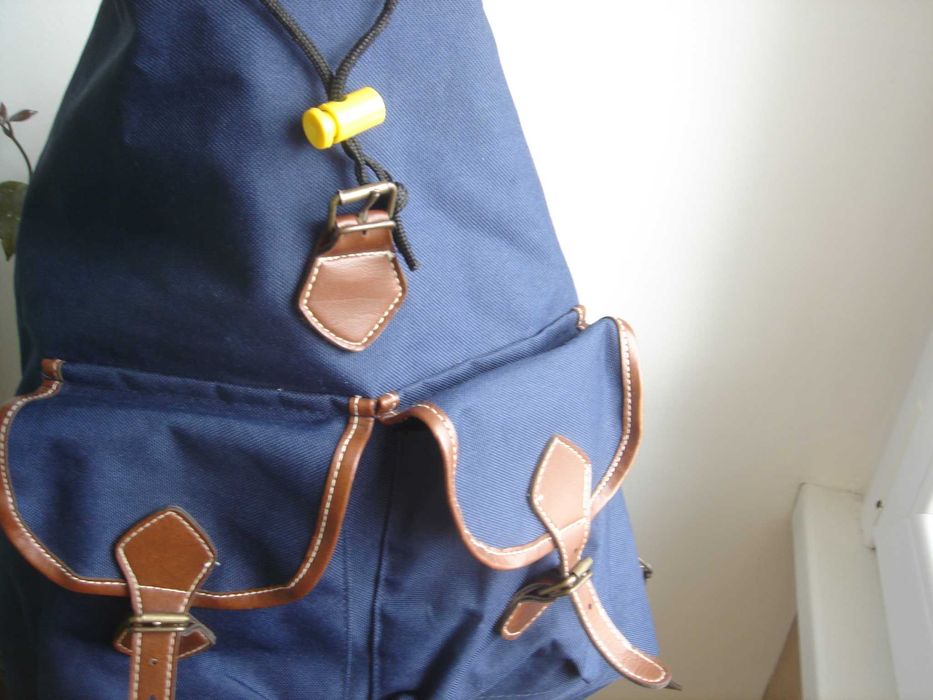 Продавам две раници