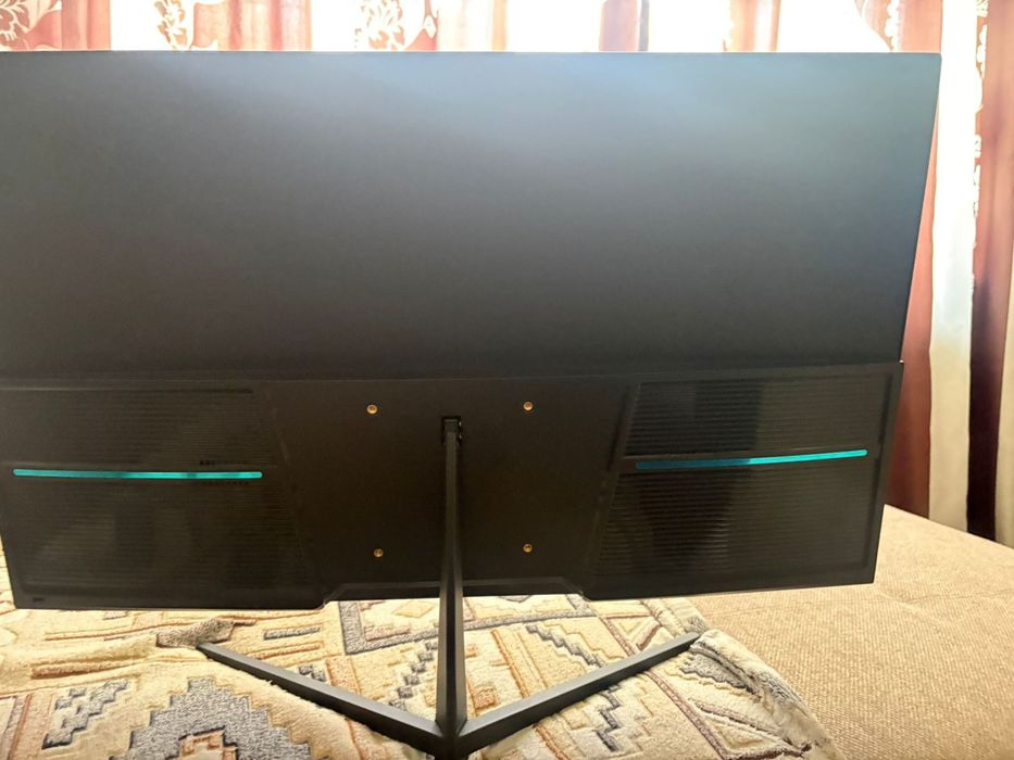 Монитор suirge разбитый