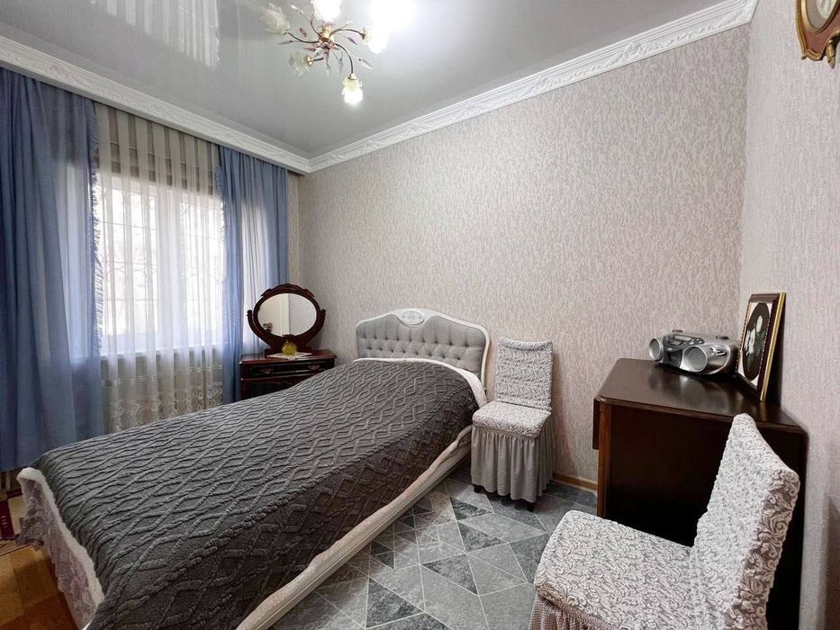 Продаётся вторичка 3/1/4 Новомосковская 70м2