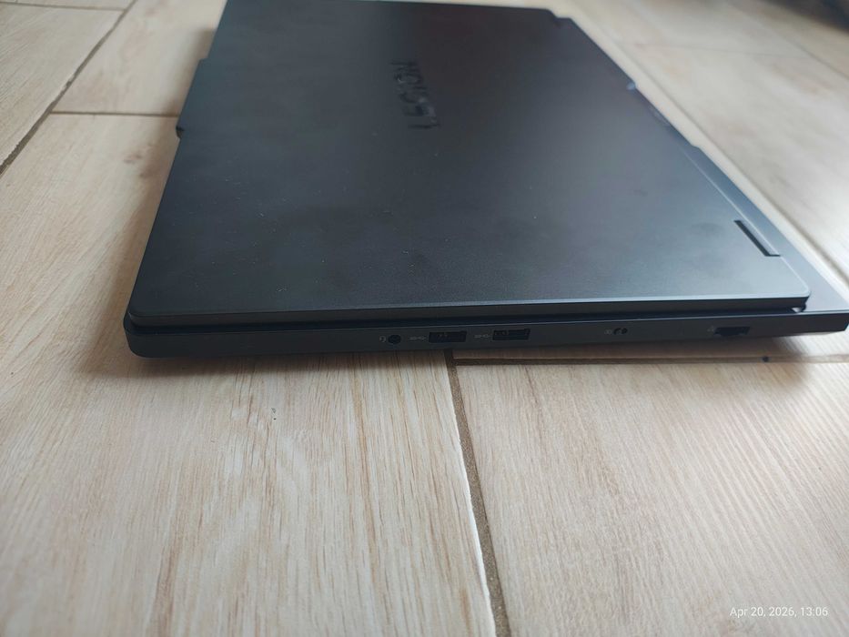 Laptop Lenovo Legion Pro 5 16IAX10 Intel Ultra 9 275HX 32GB RAM DDR5 5600 1TB 5070 8GB VRAM Ecran OLED WQXGA 2560 x 1600