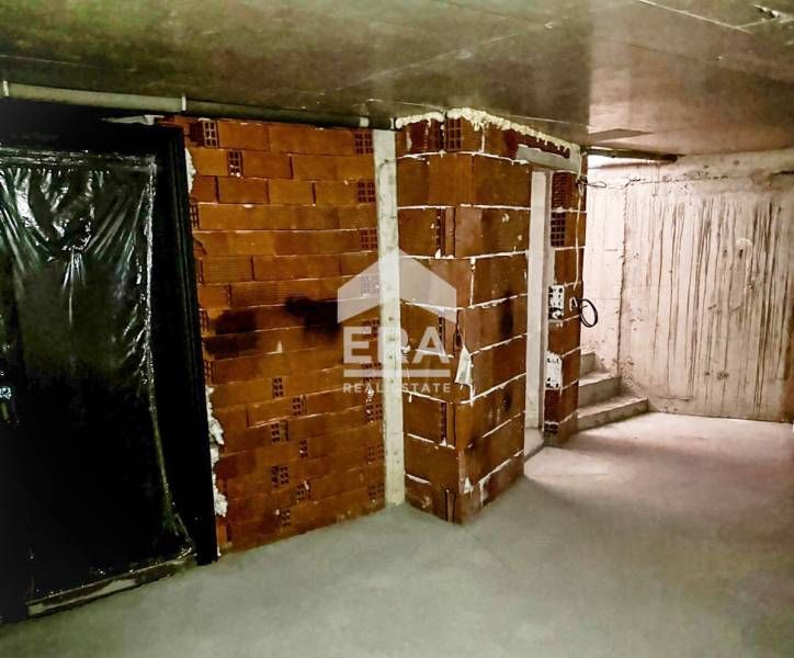 Ексклузивно! Търговско помещение в центъра на Благоевград! Без комисио