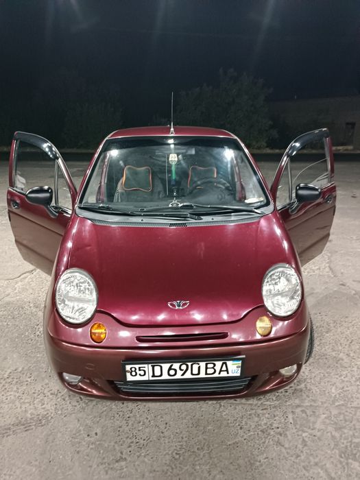 Moshina sotiladi sroshniga narxi 3000$ kelishiladigan joyi bor.