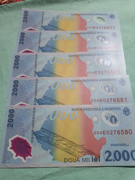 Bancnote 2000 lei cu eclipsa