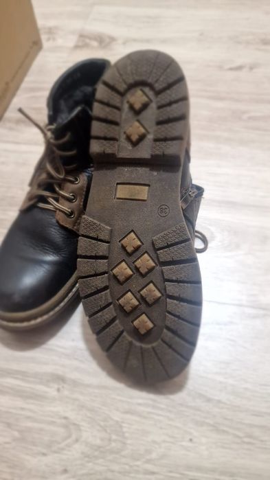 Продам зимние ботинки