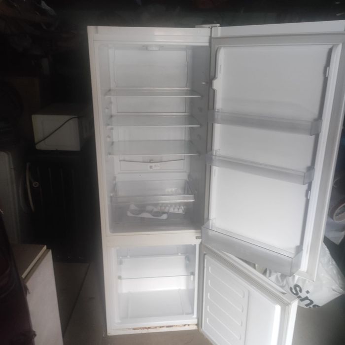 Продается холодильник 40000