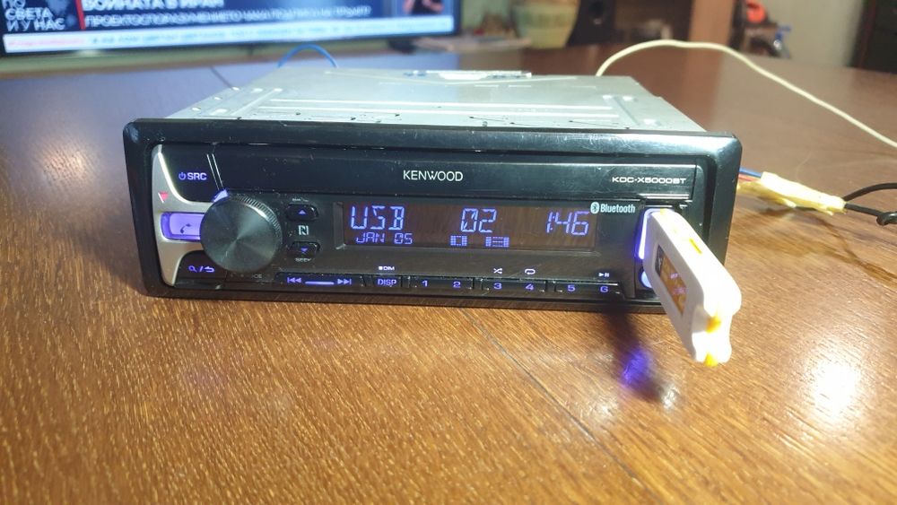 Авто радио плеър музика за кола Кенуулд Kenwood CD MP-3 USB AUX Bluetooth Блутут Цветове