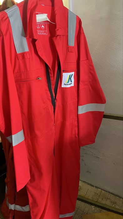 Продам комбинезоны зимние