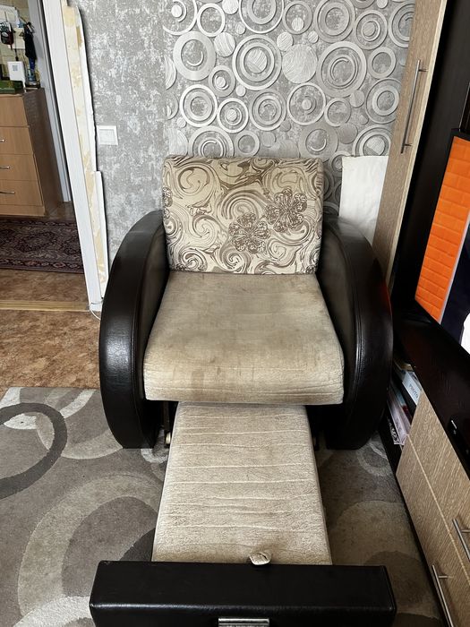 Продам Диван с креслом кроватью