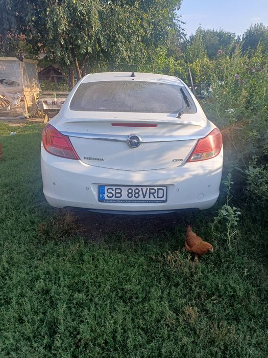 Vând sau schimb cu T4  opel insignia an 2009