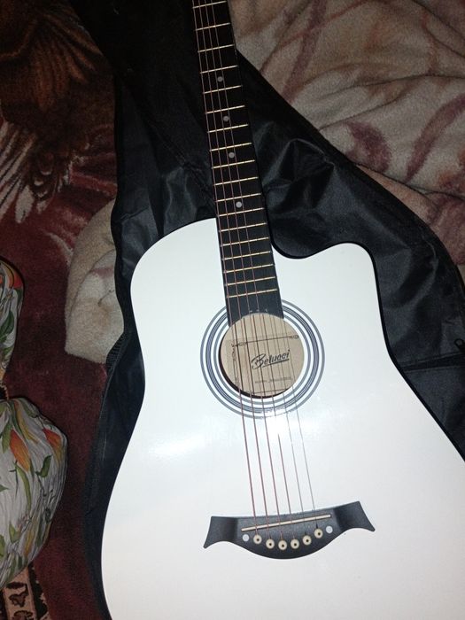 Гитара акустическая