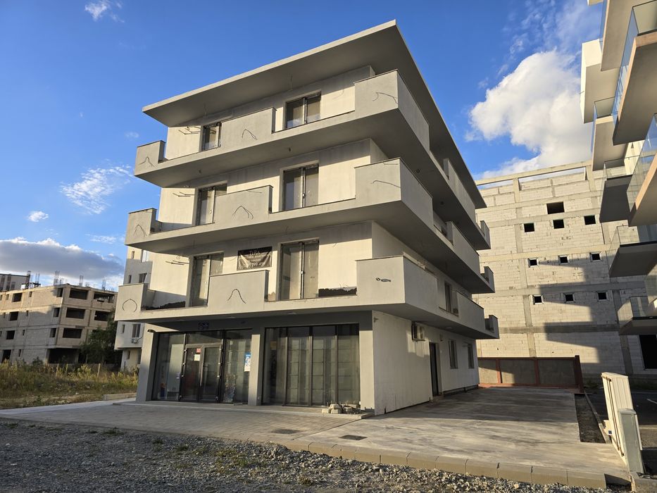 Spatiu comercial de inchiriat Mamaia Nord la 90 m de promenada